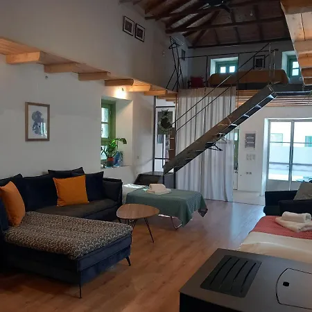 Danesi - да ναι Si *